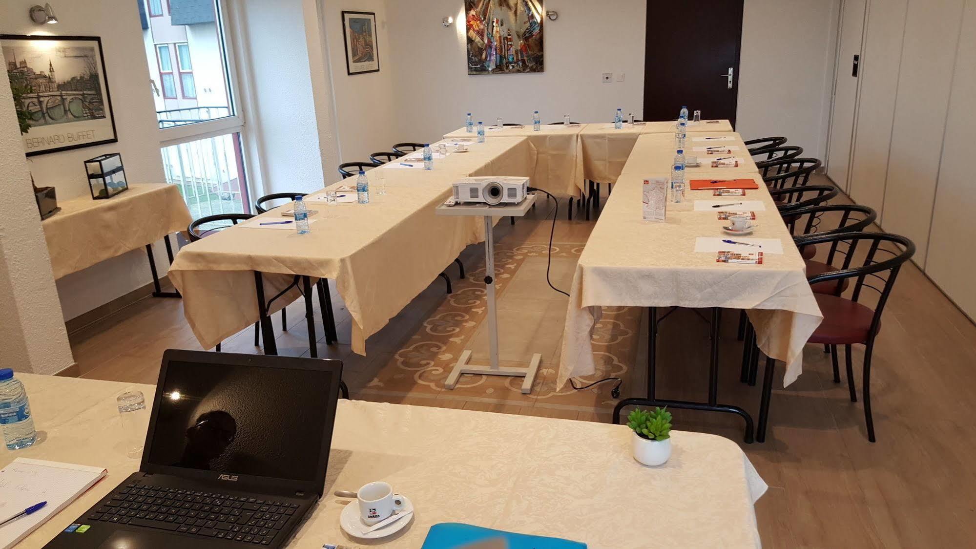 Hotel Eclipse Magnanville Екстер'єр фото